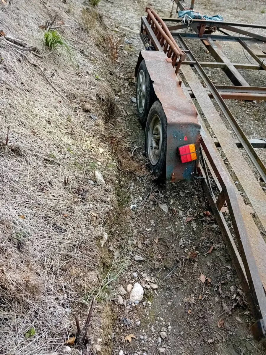 Trailers - Image 1