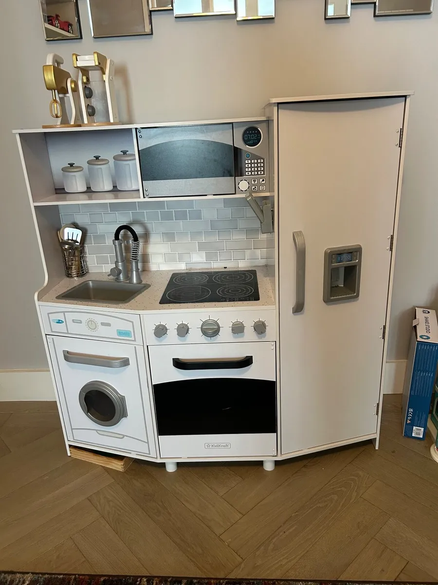 KidKraft Play Kitchen - Image 3