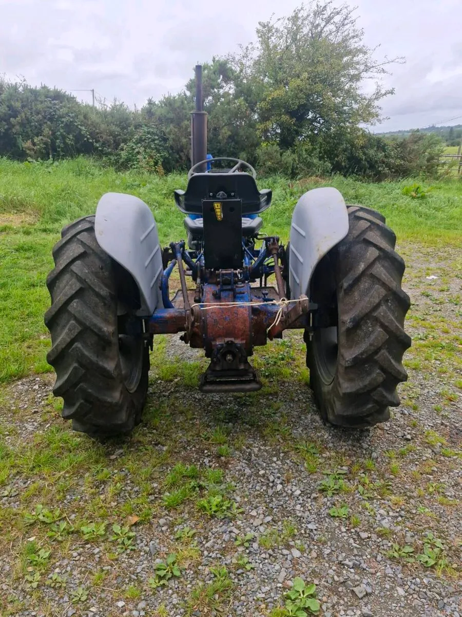 Ford 2000 - Image 2