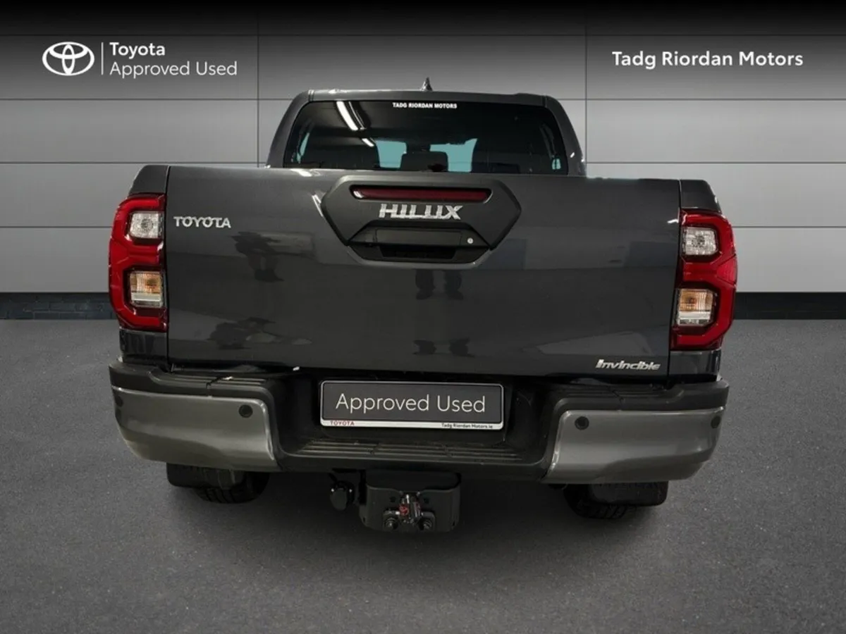 Toyota Hilux INVINCIBLE AUTO - Image 4