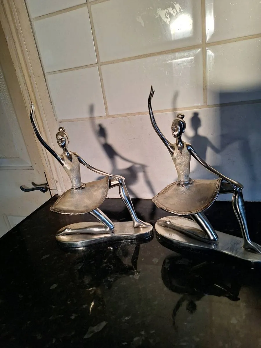 Two lovely metal ballerina ornaments - Image 1