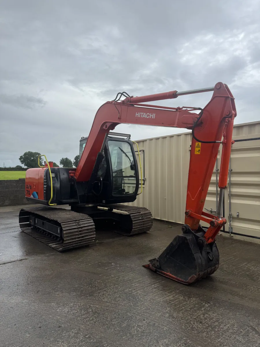 Hitachi ZX70 - Image 2