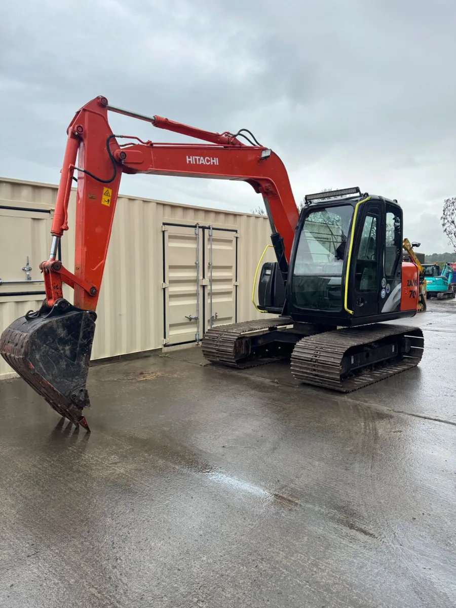 Hitachi ZX70 - Image 4