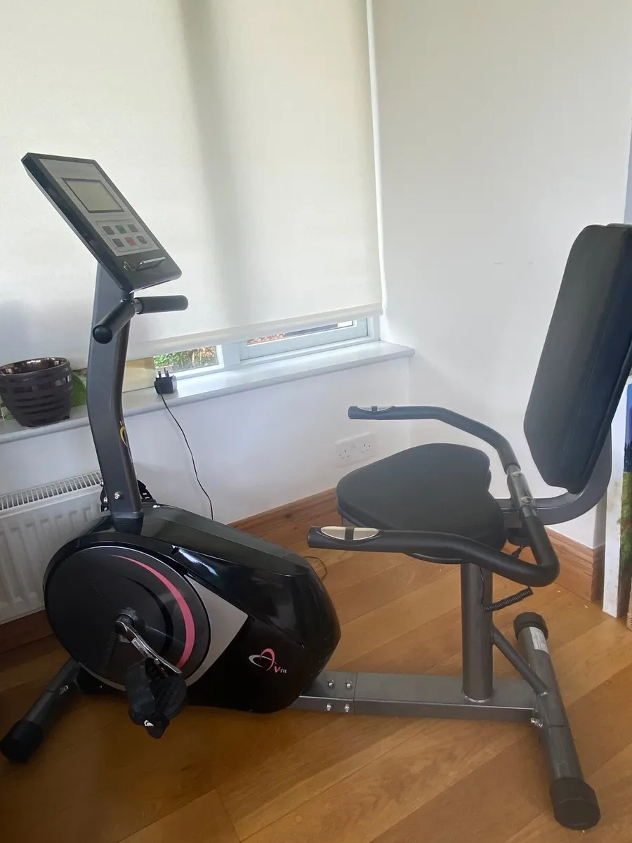 Exercise bicycle - Image 1