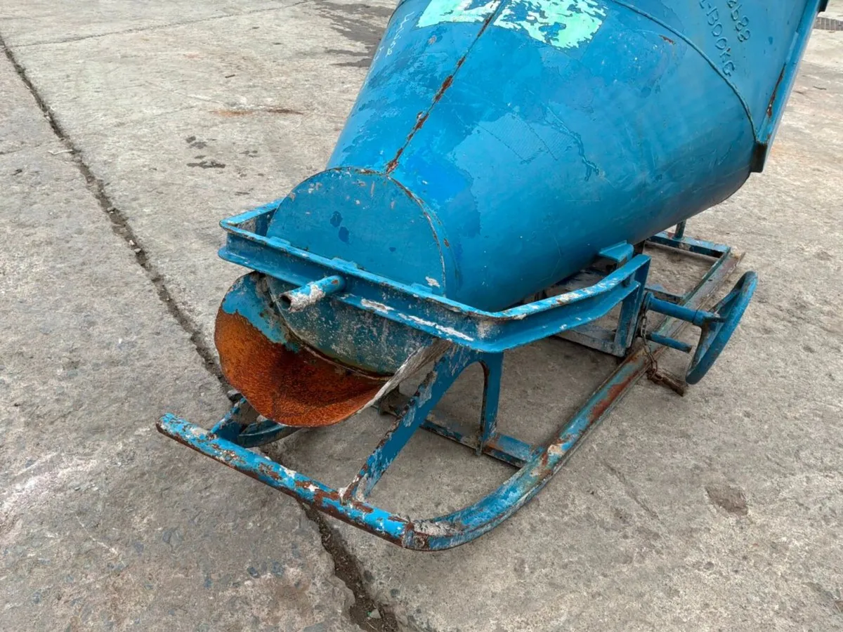 Conquip 500 litres concrete pouring skip.......318 - Image 4