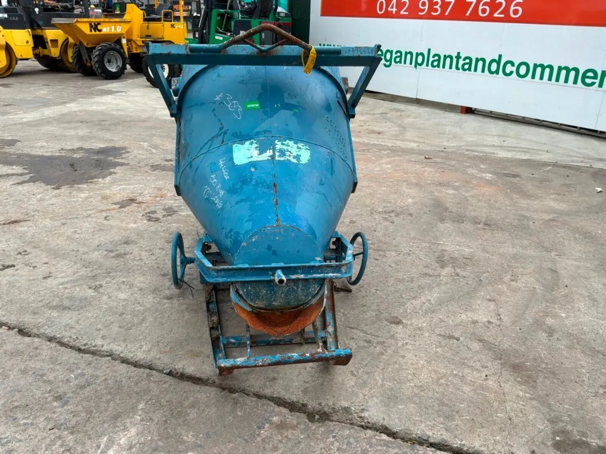 Conquip 500 litres concrete pouring skip.......318 - Image 3
