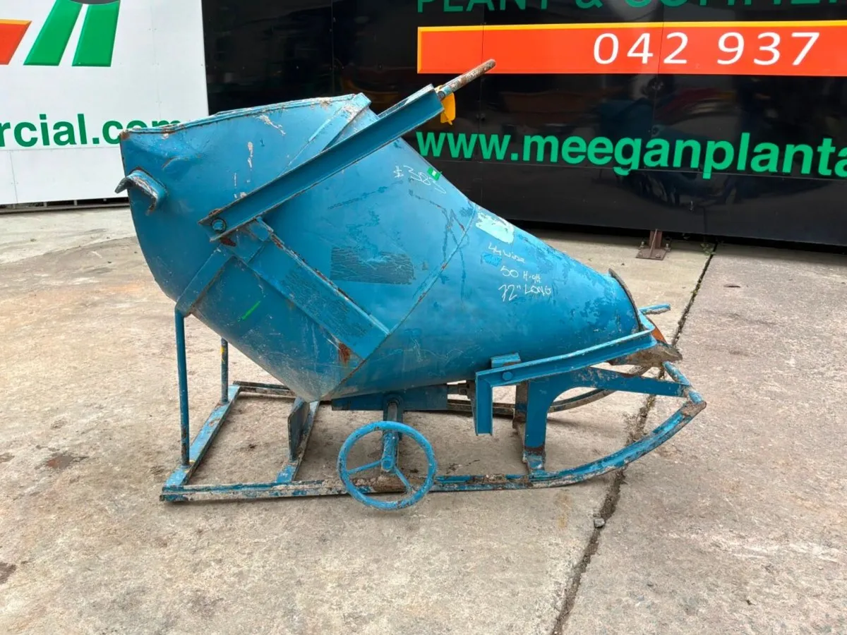 Conquip 500 litres concrete pouring skip.......318 - Image 1