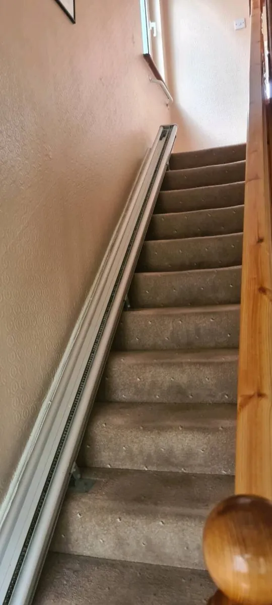 Stair lift free to take away. - Image 4