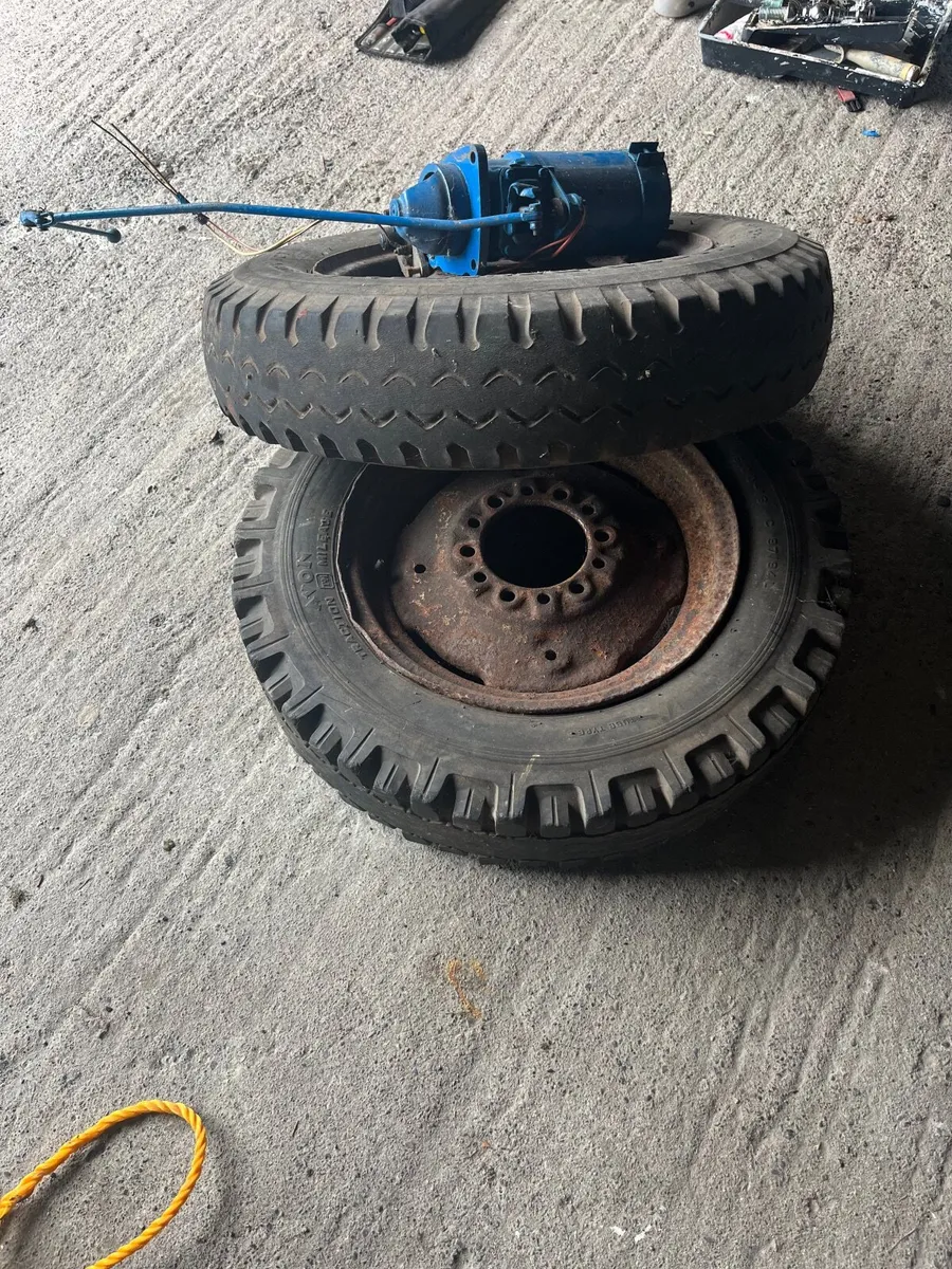 Starter, alternator and wheels for Dexta tractor - Image 2