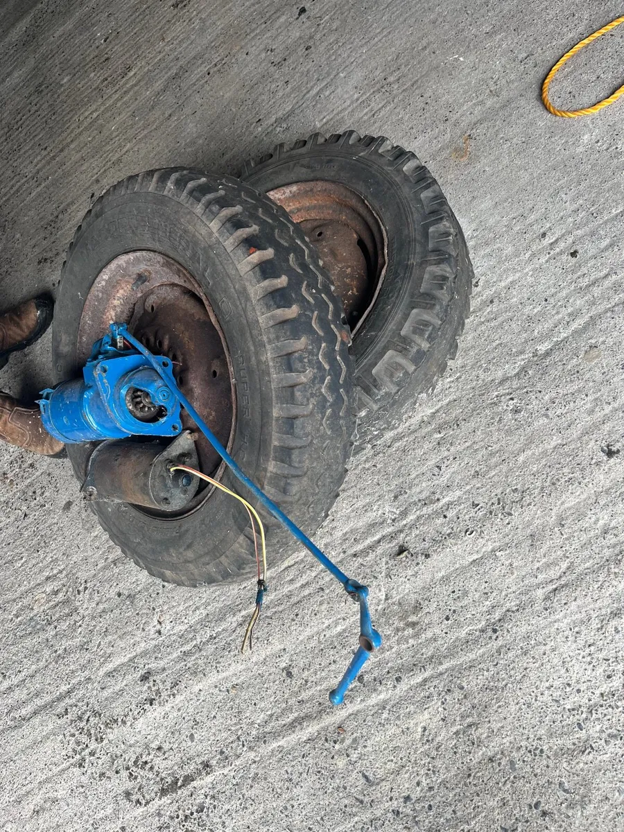 Starter, alternator and wheels for Dexta tractor - Image 3