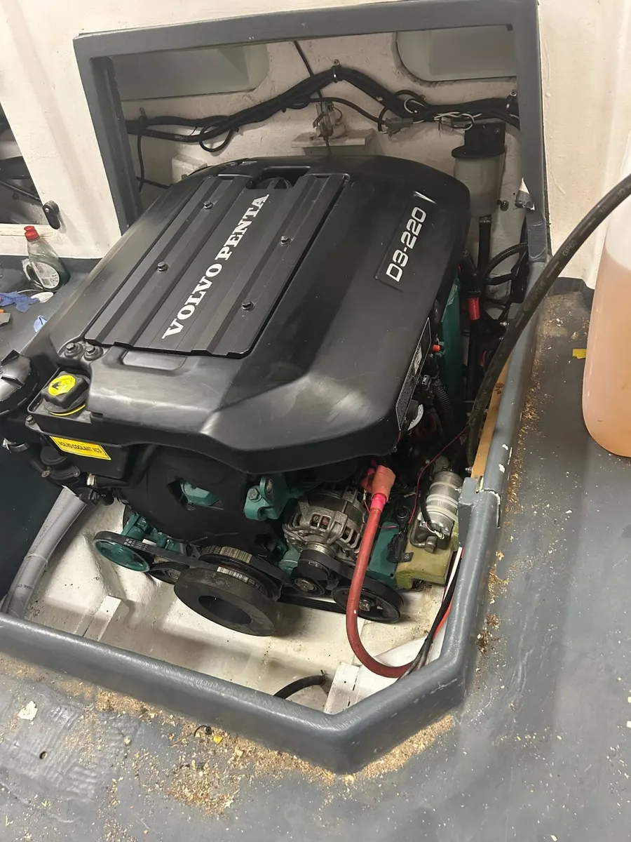 Volvo Penta D3-220 Engine & DPS-A Stern Drive - Image 3
