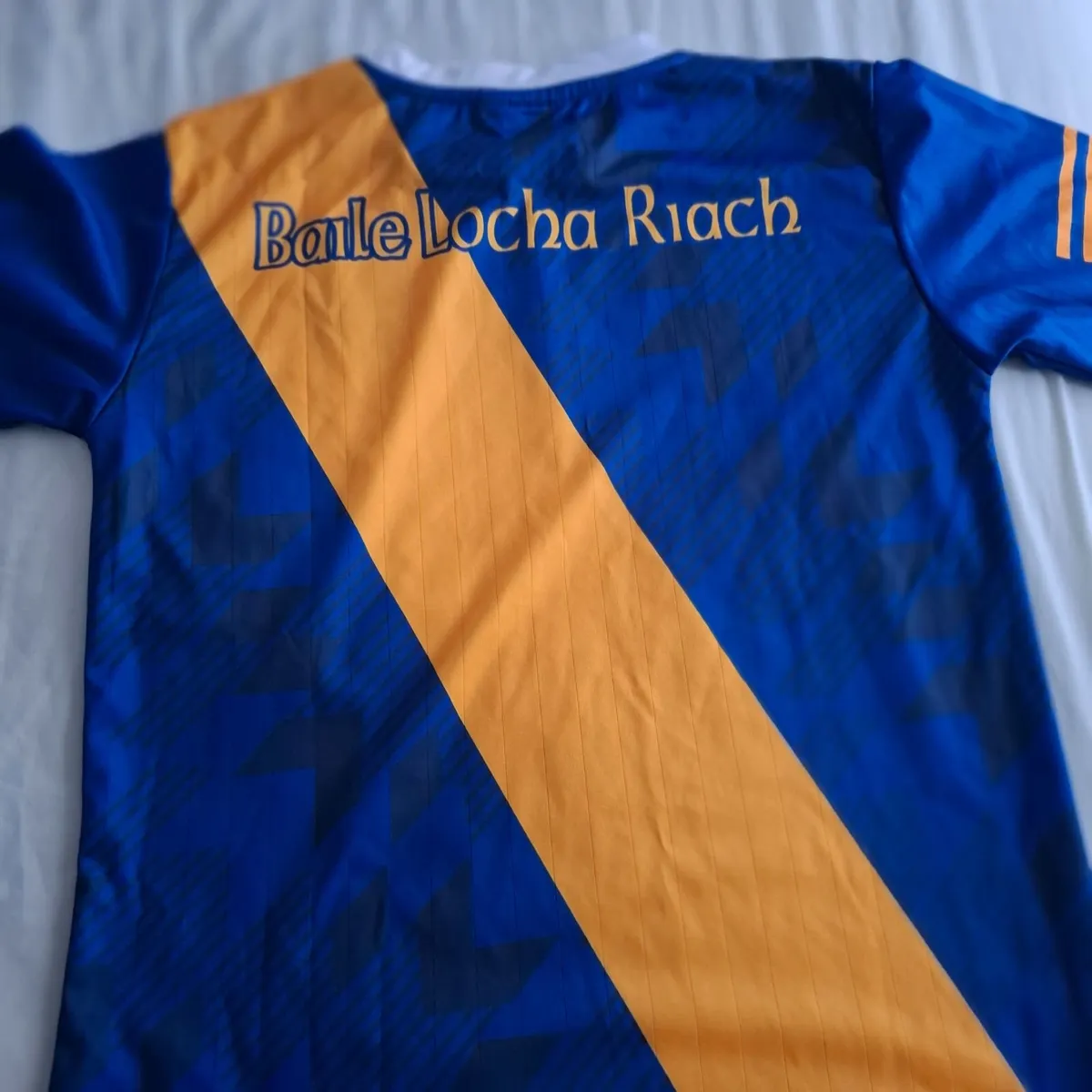 Kids Loughrea GAA shirt - Image 1