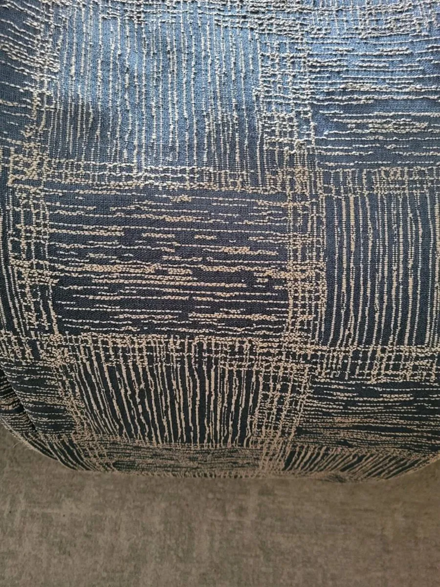 Curtains - Image 2