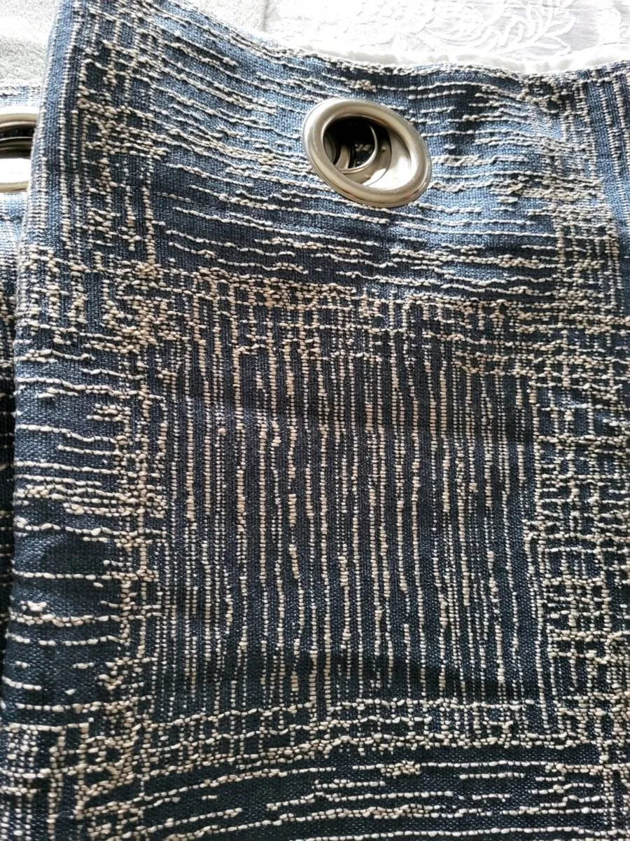 Curtains - Image 3