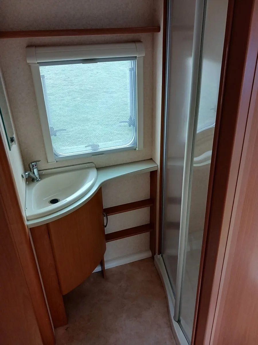 Caravan - Image 2