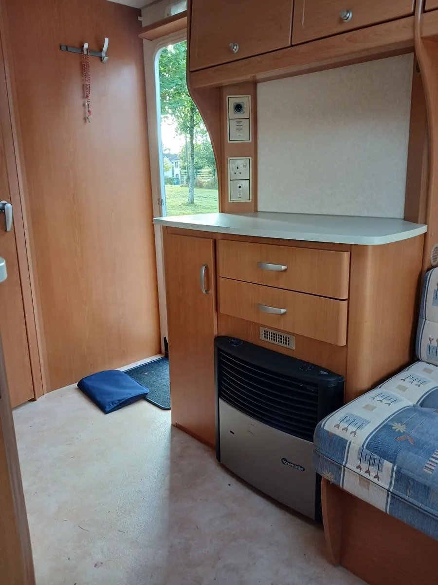 Caravan - Image 3