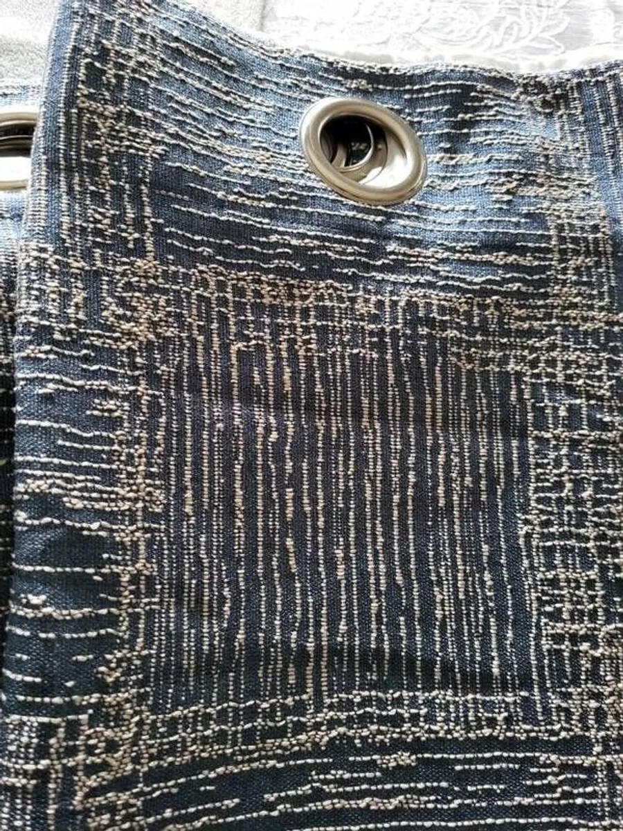 Curtains - Image 3