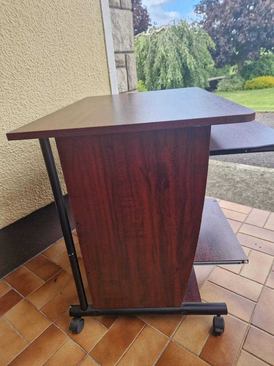 Desk - Image 2