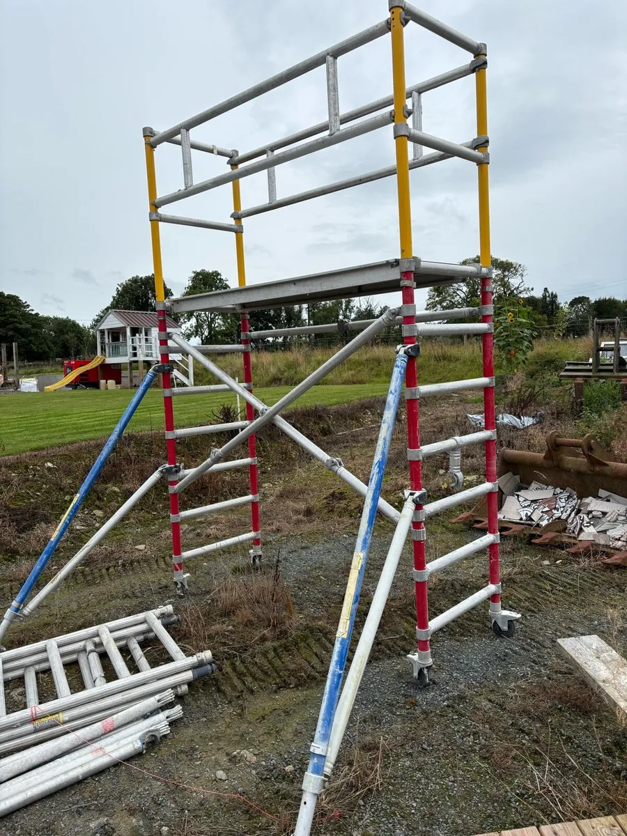 Cattle grid, scaffold, shower trap - Image 1