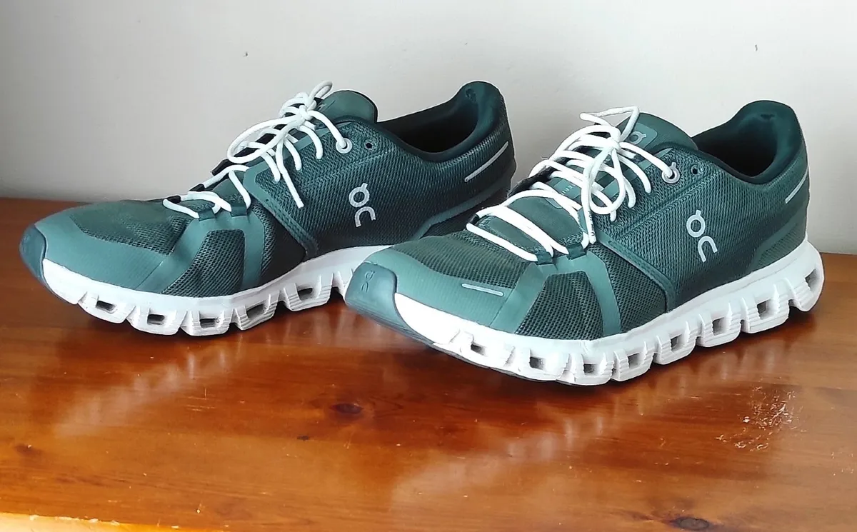 Sneakers On Cloud 6 - Image 1
