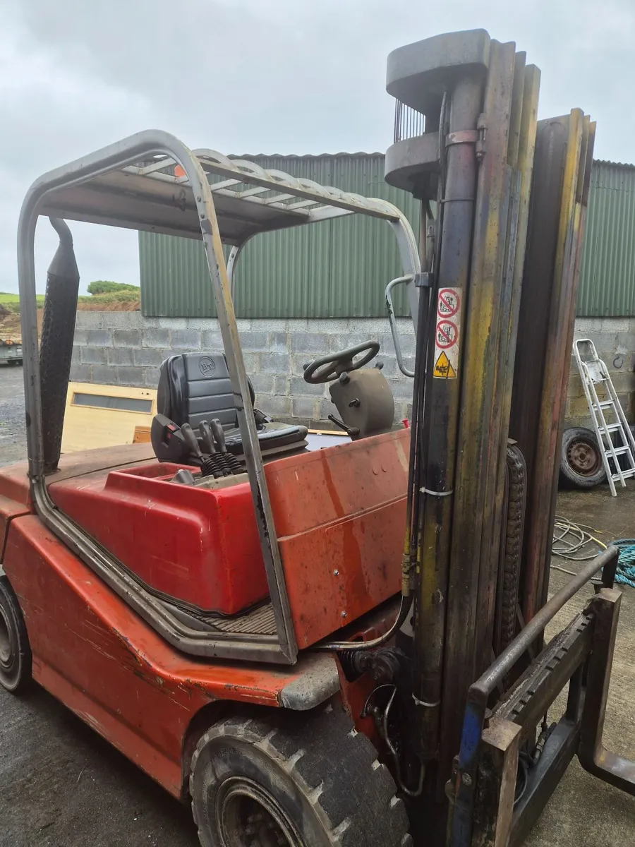 Forklift - Image 3