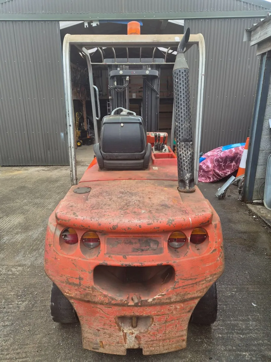 Forklift - Image 4