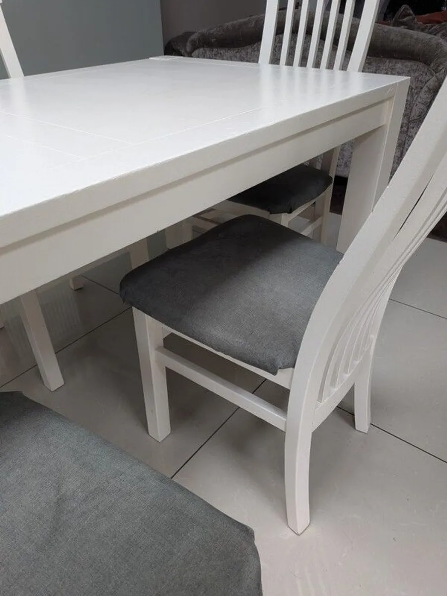 kitchen table and chairs - Image 3