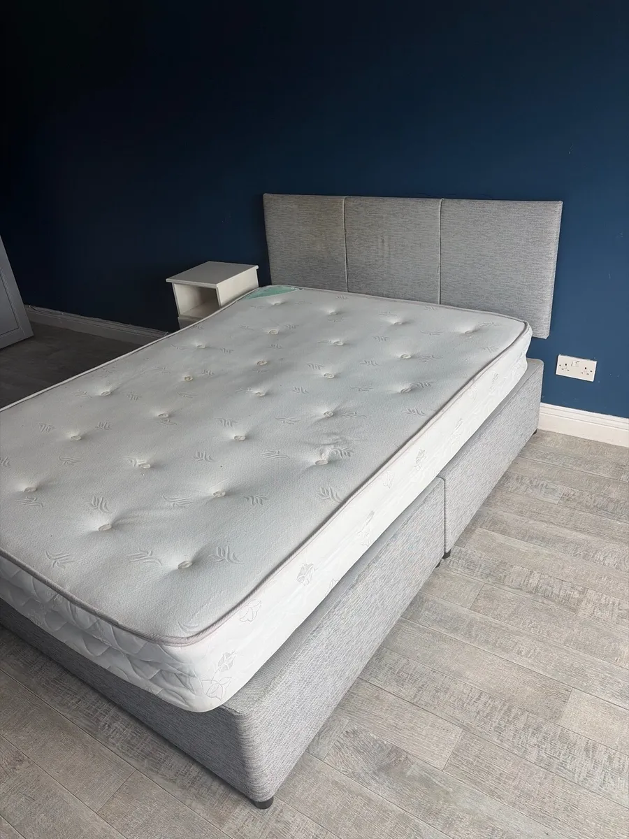 Double bed with mattress - Image 1
