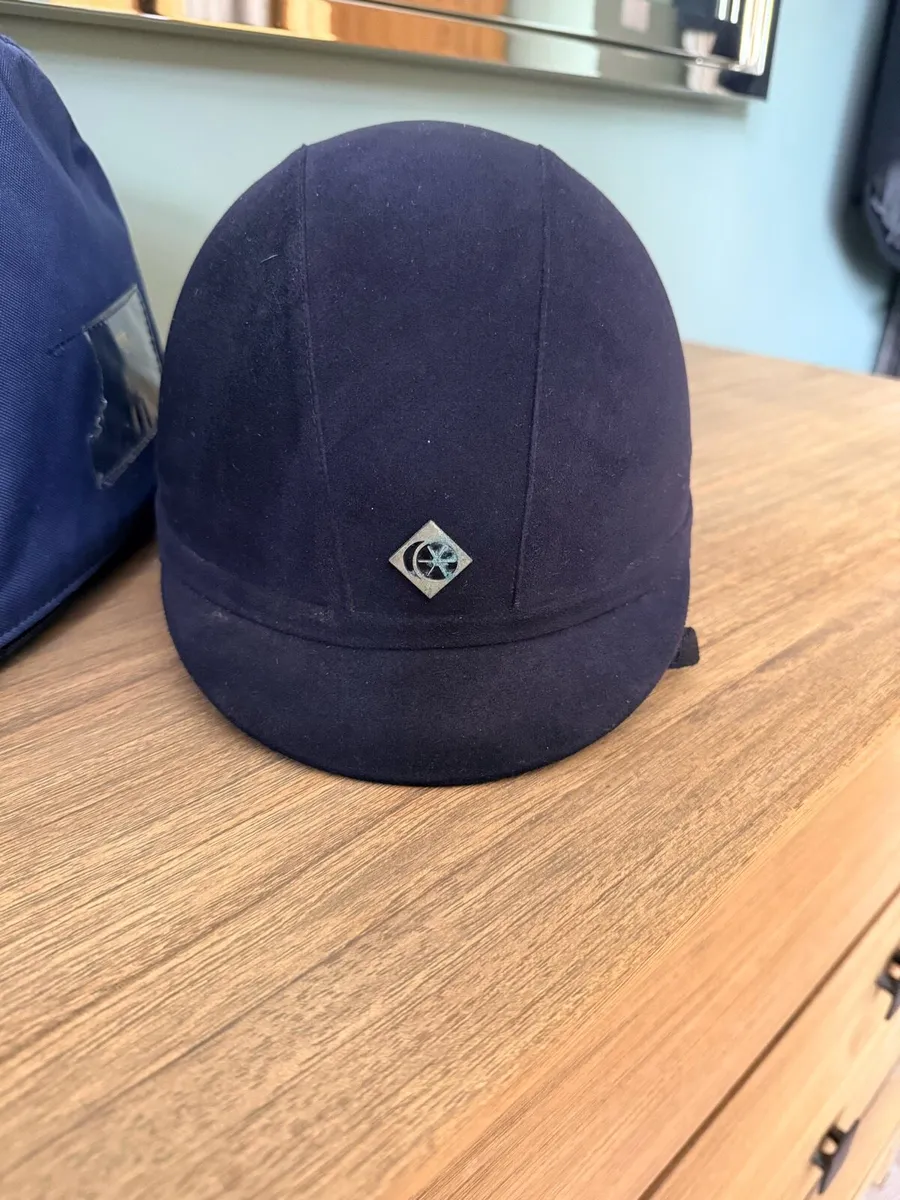 Riding hat - Image 1