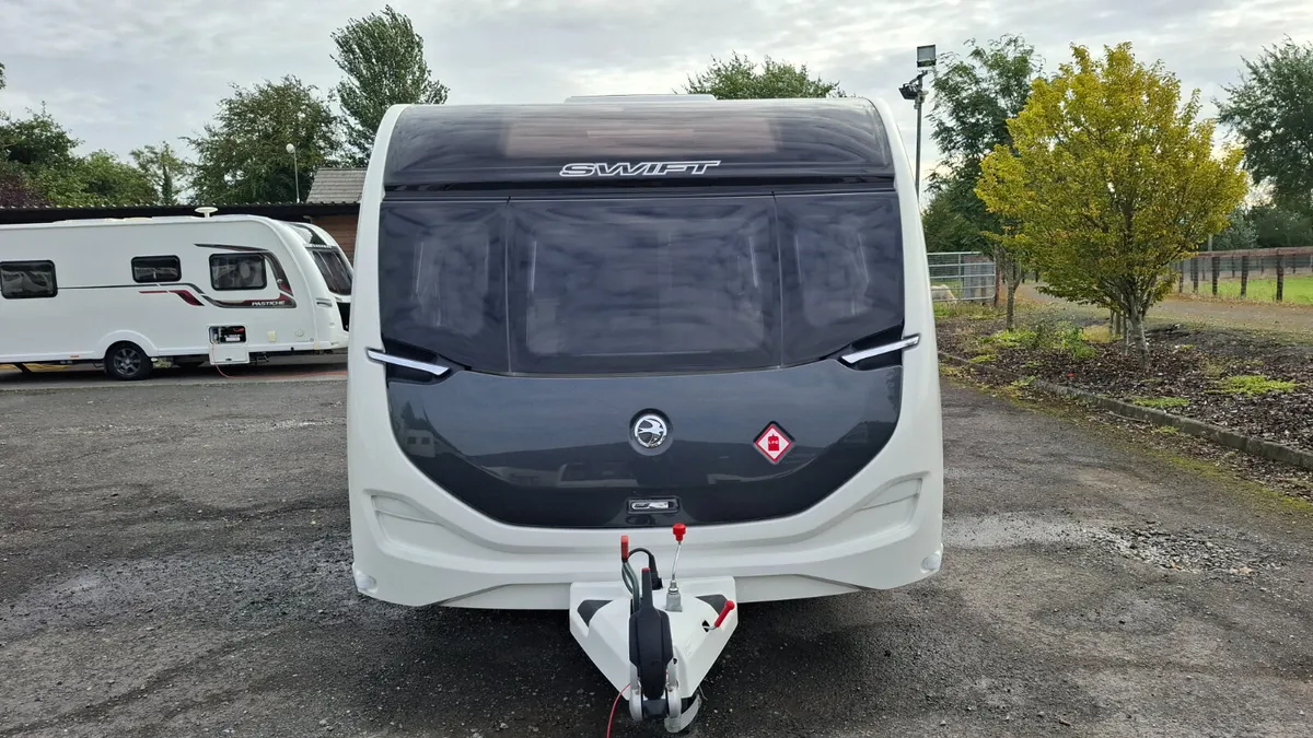 Swift Challenger 6 berth caravan 8 feet wide - Image 2