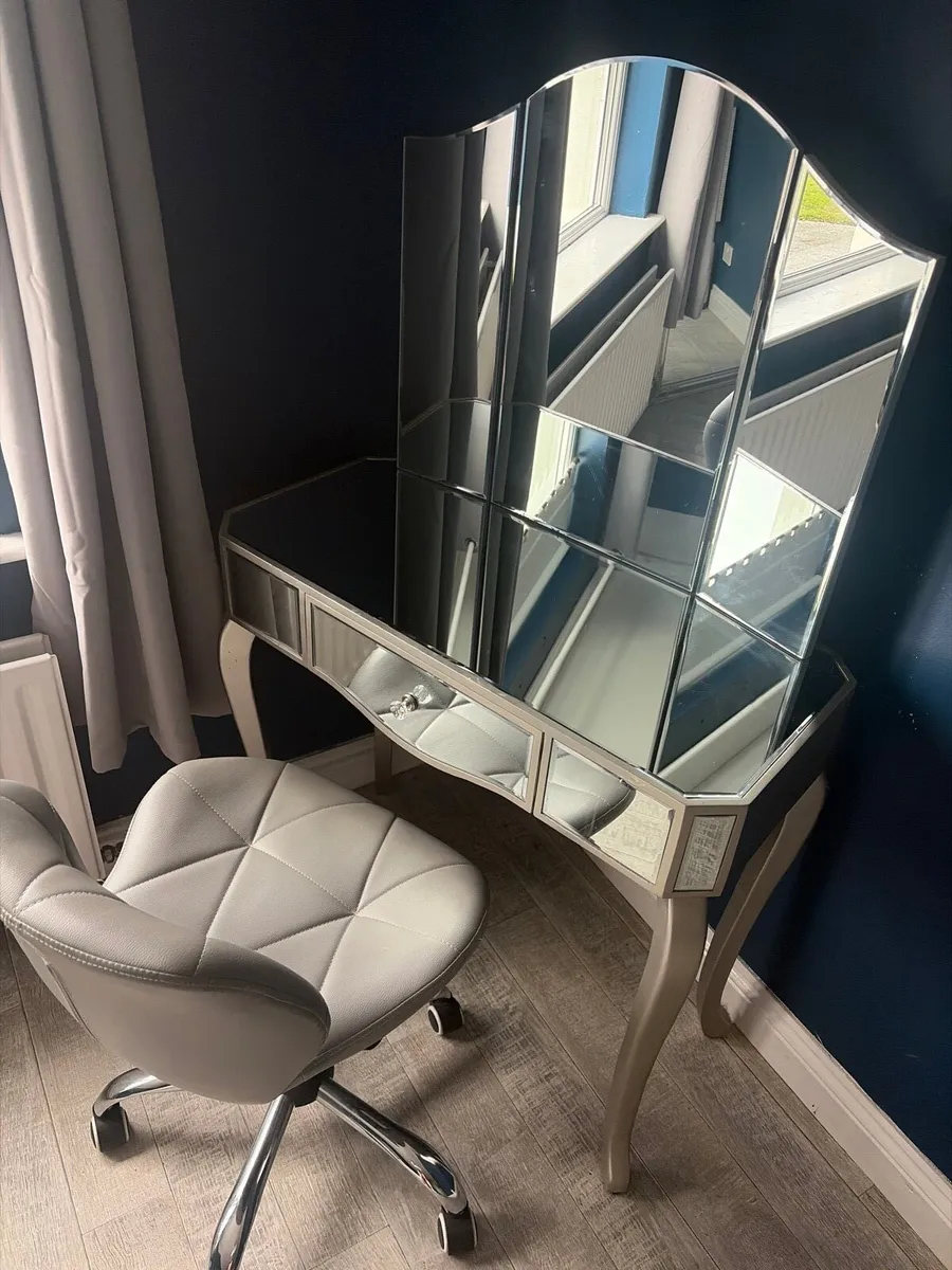 Mirrored vanity with pull out drawer and chair - Image 1