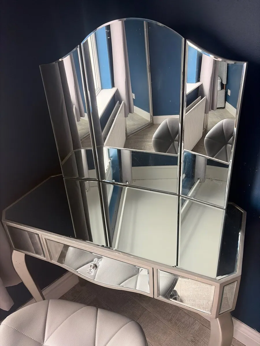 Mirrored vanity with pull out drawer and chair - Image 2