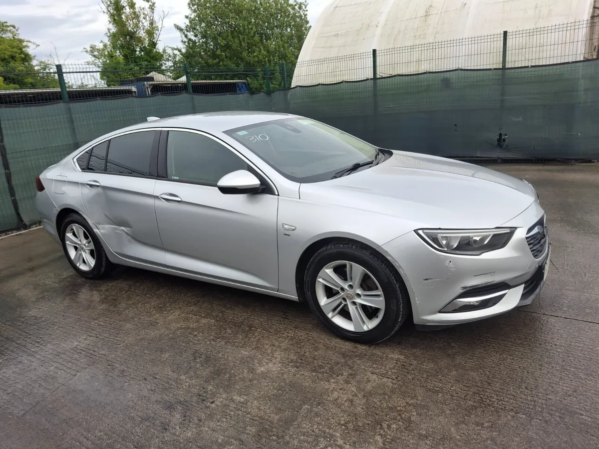 182 Opel Insignia  Sri  1.6 Diesel  Automatic - Image 2