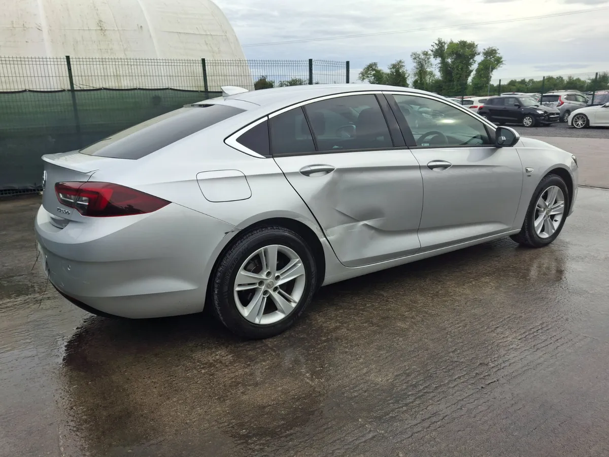 182 Opel Insignia  Sri  1.6 Diesel  Automatic - Image 3