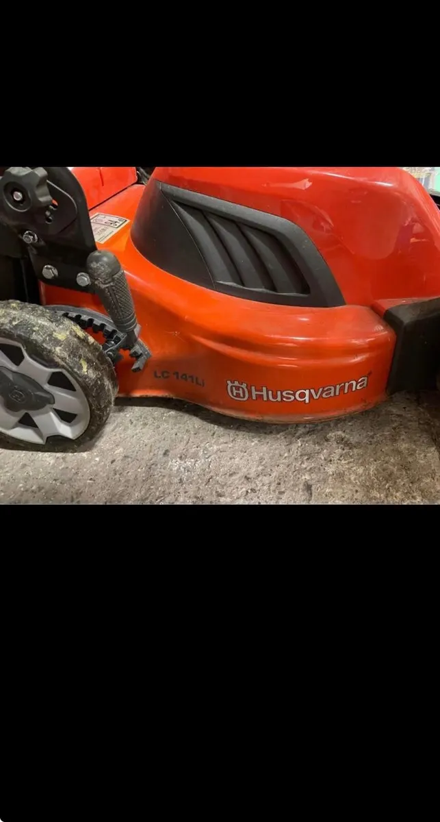 Husqtarna LC 141li lawnmower - Image 3