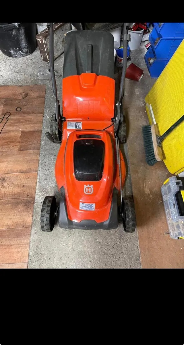 Husqtarna LC 141li lawnmower - Image 1