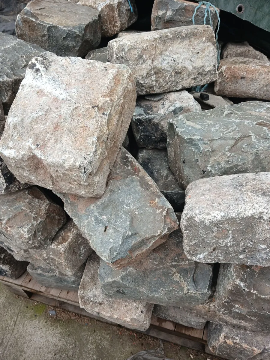 RECLAIMED STONE AND SLATE - Image 1