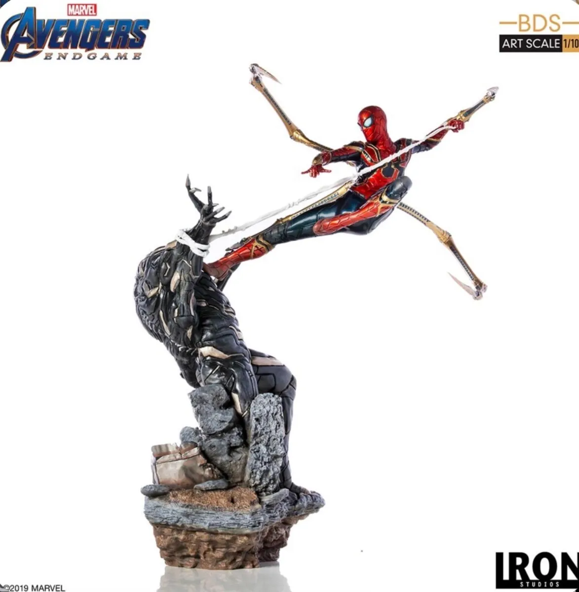 Iron Studios Iron Spider vs Outrider statue - Image 1