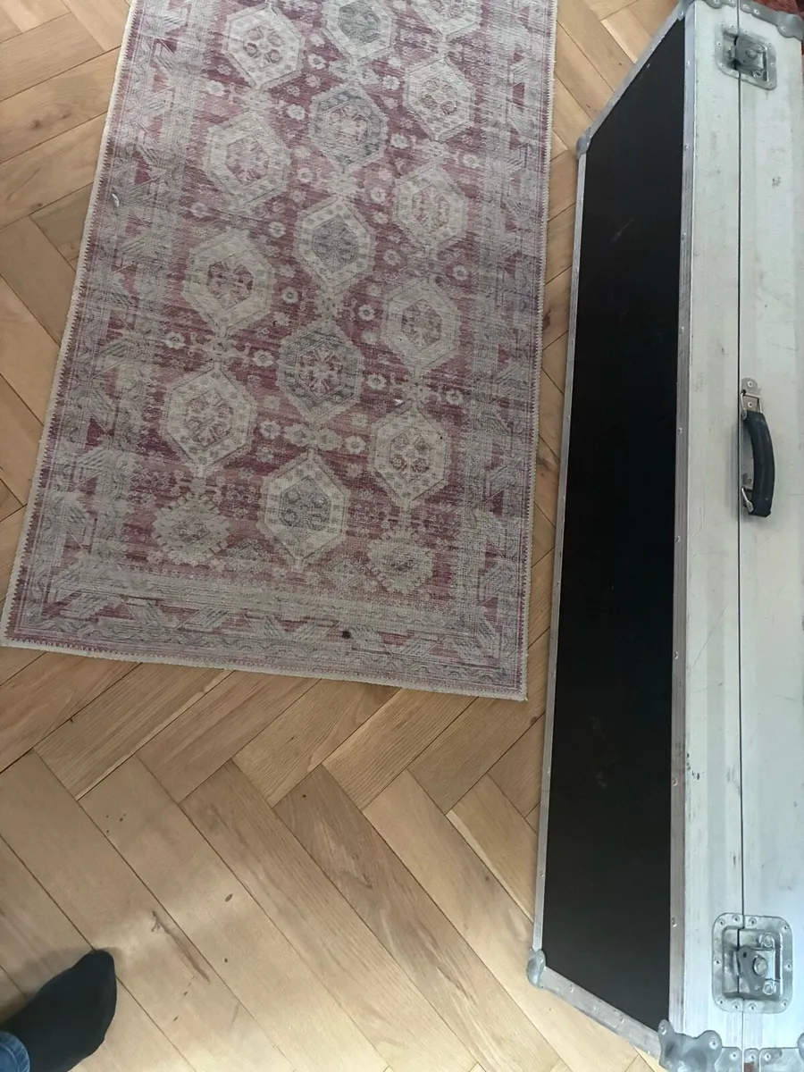 Piano hard case with wheels - Image 1