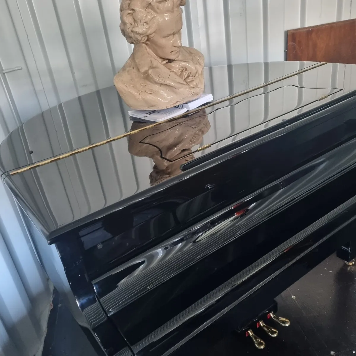 Edelweiss baby Black Grand Piano - Image 1