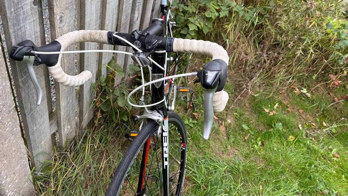TREK ROAD BIKE - Image 4