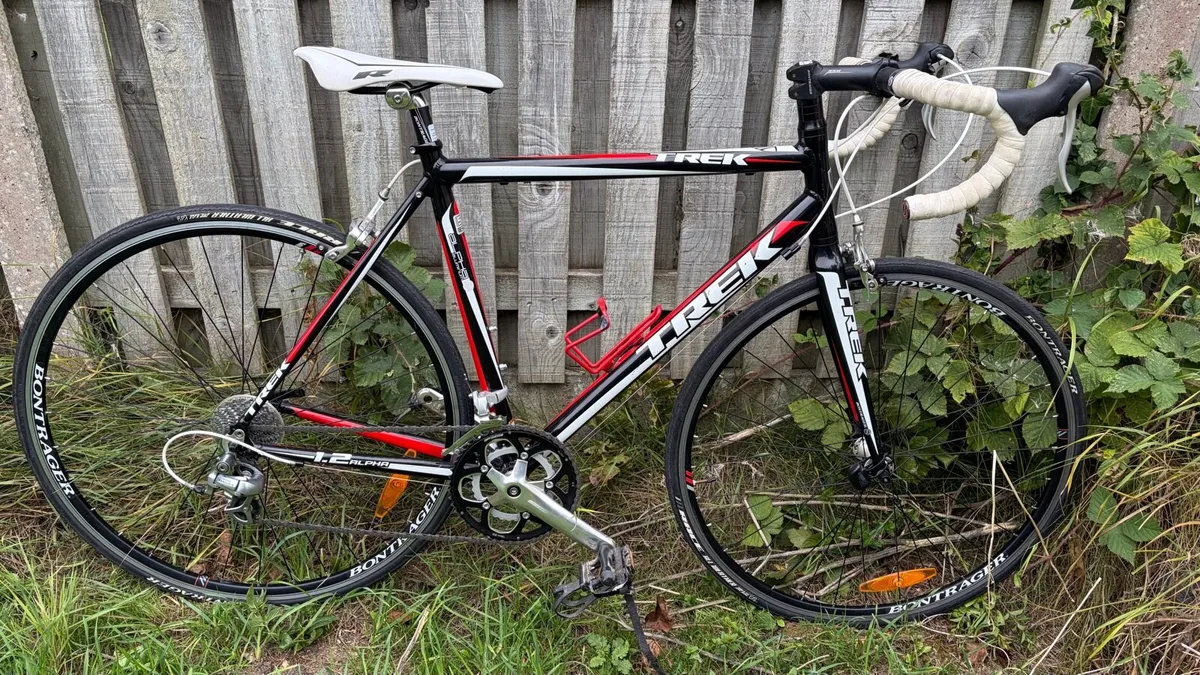 TREK ROAD BIKE - Image 1