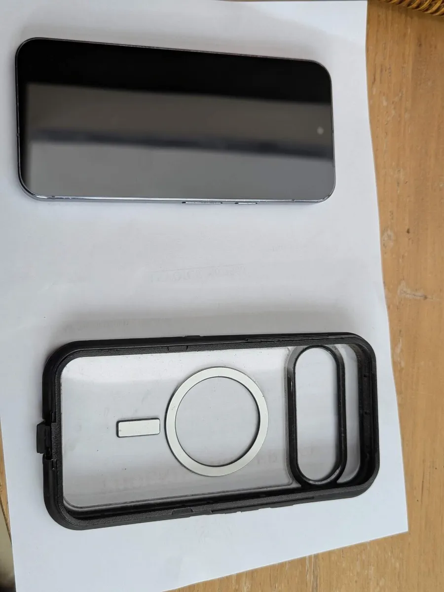 PIXEL PRO 10 XL WITH OTTERBOX CASE, MINT 800 - Image 1