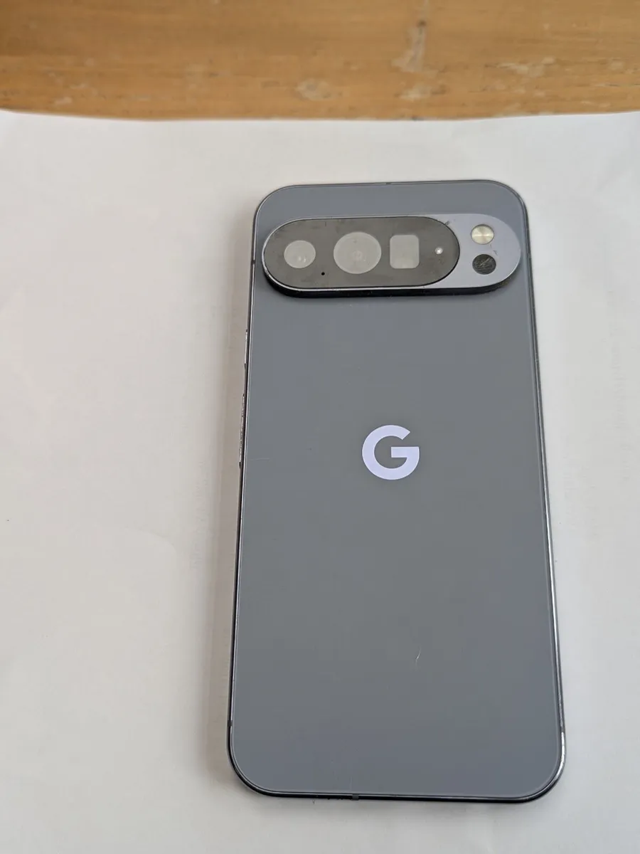 PIXEL PRO 10 XL WITH OTTERBOX CASE, MINT 800 - Image 3