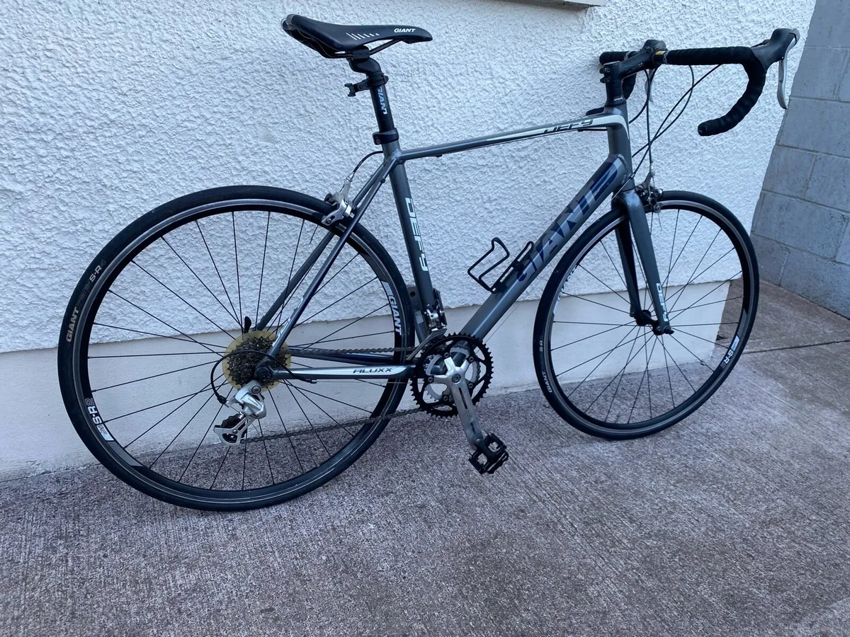 Like new Giant Defy 5 ML 21 inch frame - Image 2
