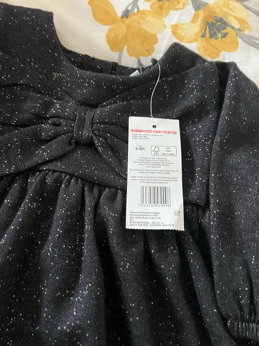 Girls BNWT dress 3/6 mths €5 - Image 2