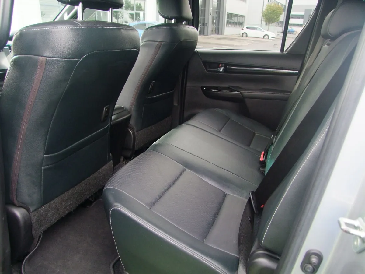 Toyota Hilux Invincible 2019 - Image 3