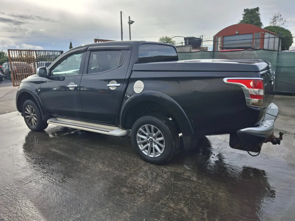 2018 Mitsubishi l200  Barbarian  4x4  2.5 Diesel - Image 4