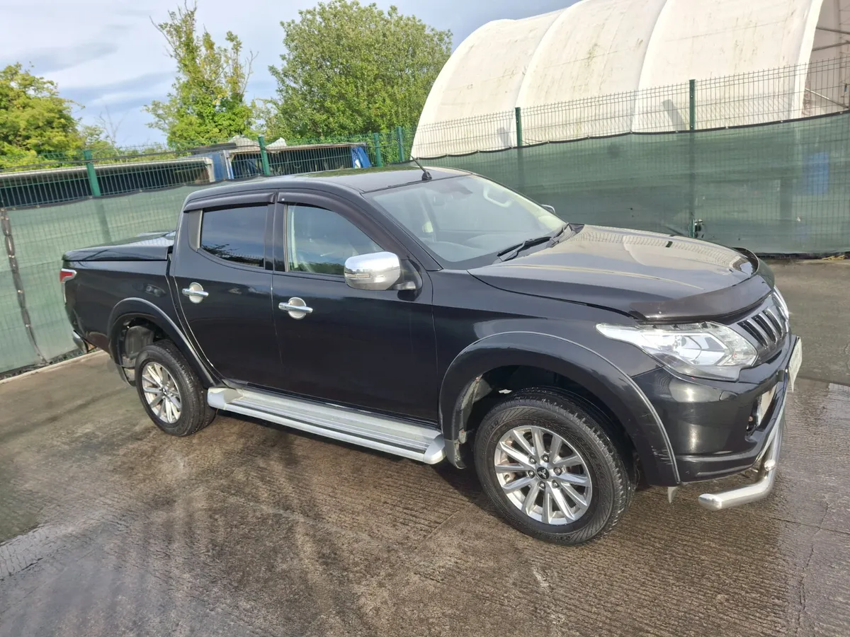 2018 Mitsubishi l200  Barbarian  4x4  2.5 Diesel - Image 2