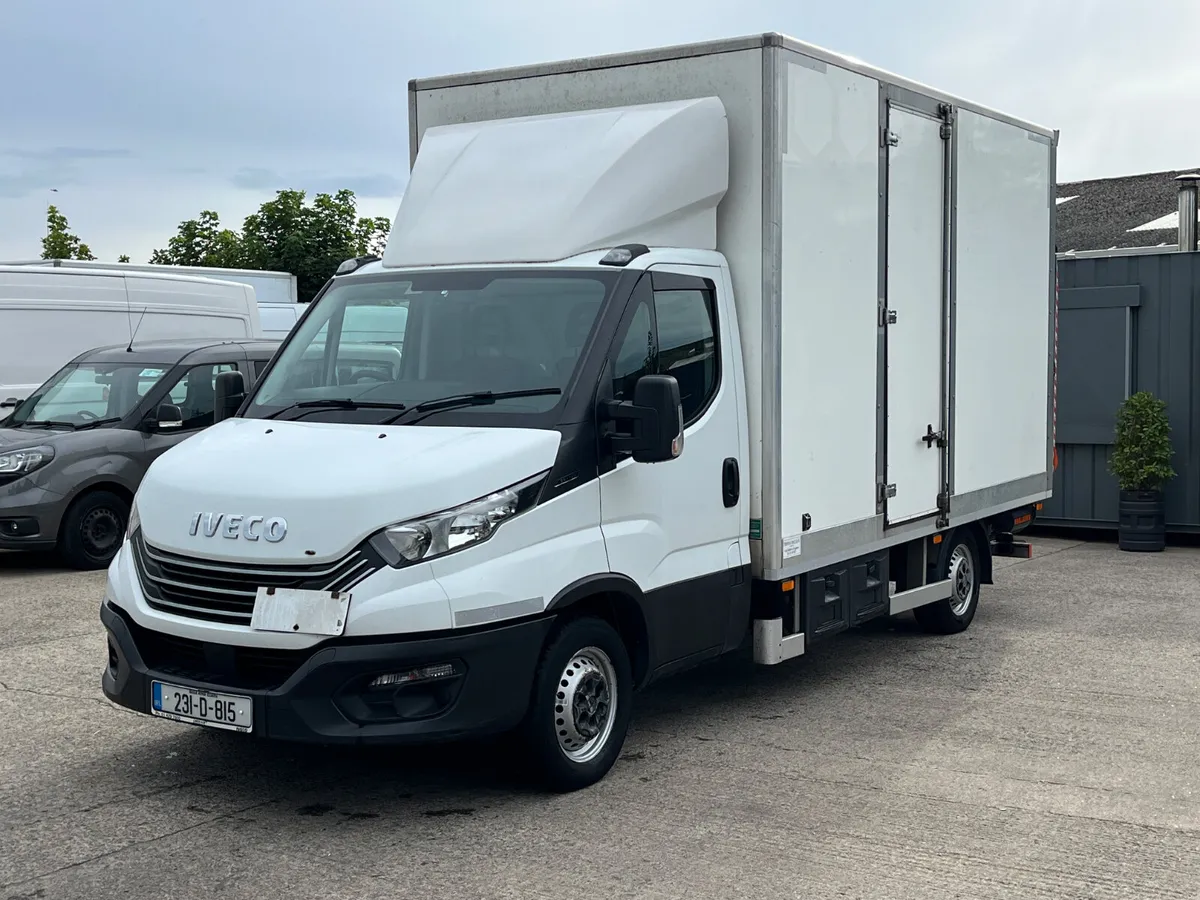 2023 IVECO DAILY BOX BODY - Image 3